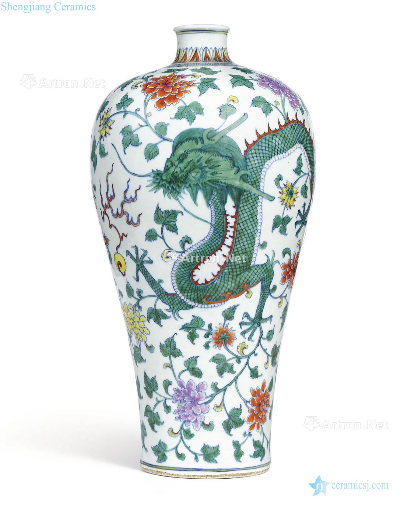 Qing yongzheng 鬪 coloured floral longfeng grain mei bottle