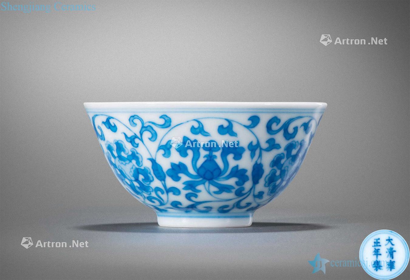 Qing yongzheng Blue and white flower grain cup around branches