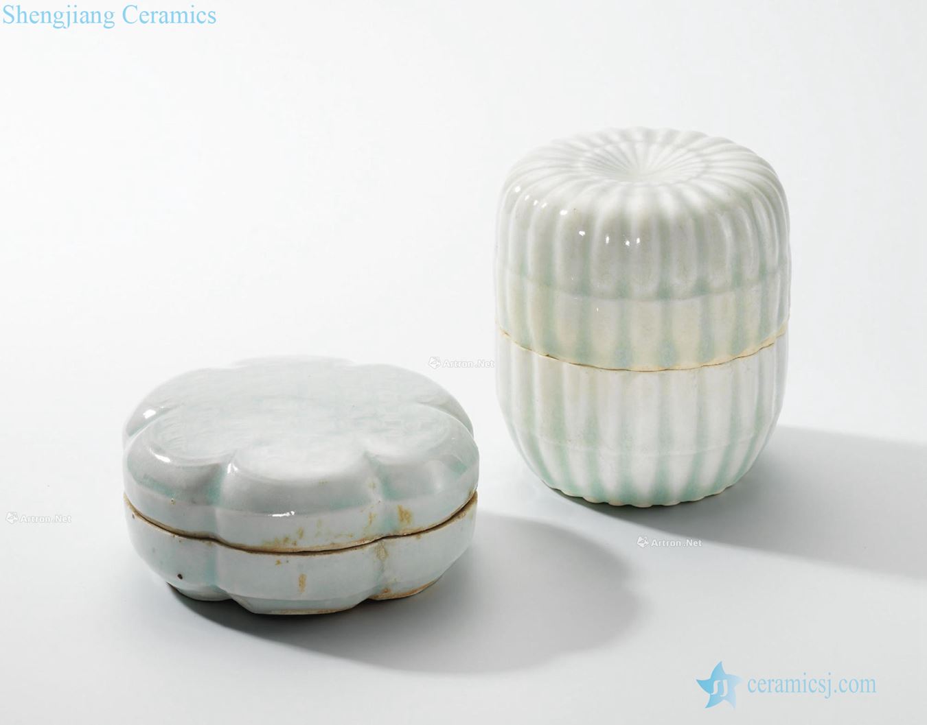 The song dynasty Green chrysanthemum craft disc type cover box, green white glaze six disc type cover box