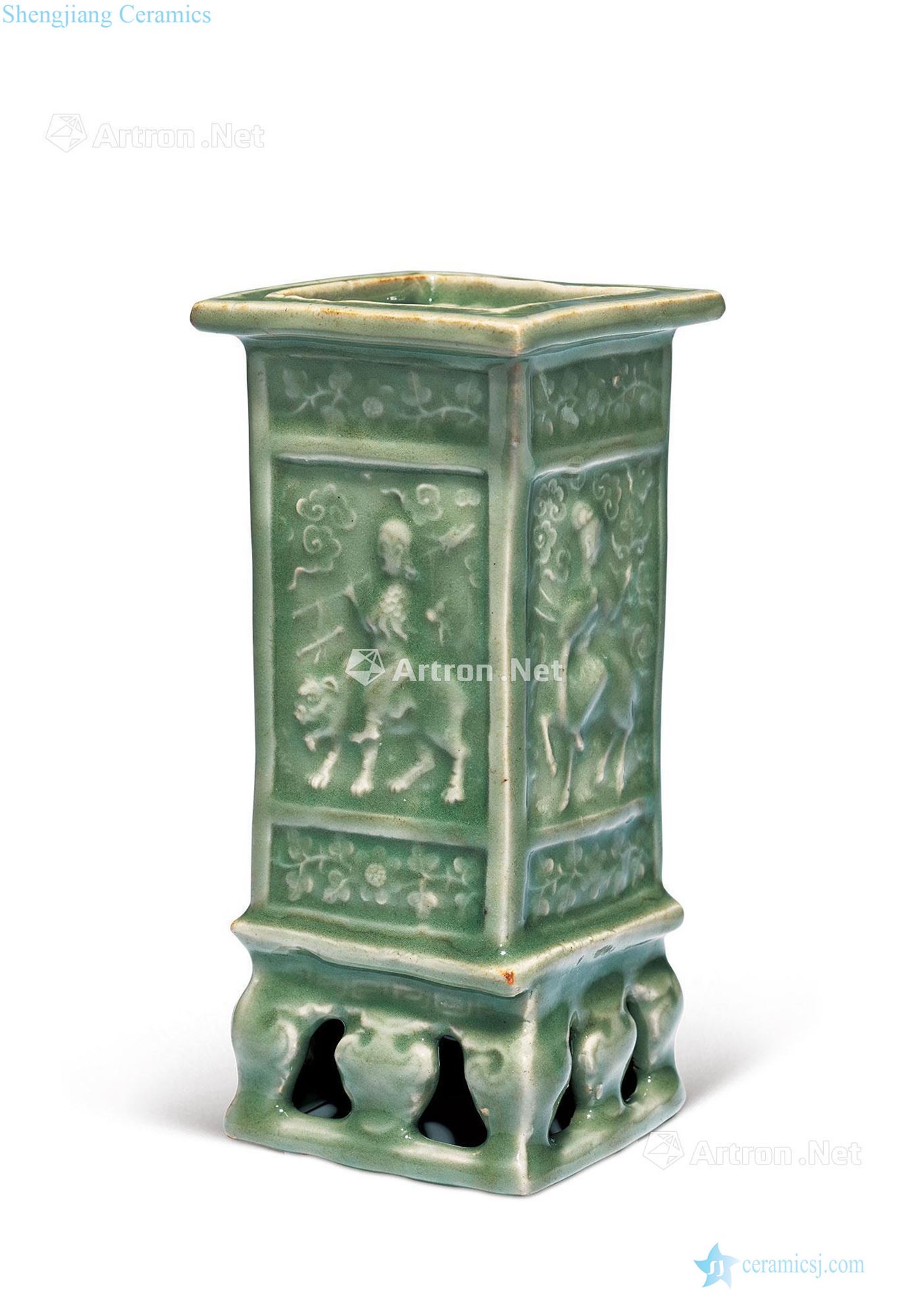 The 16th century Longquan celadon green glaze immortal lines receptacle