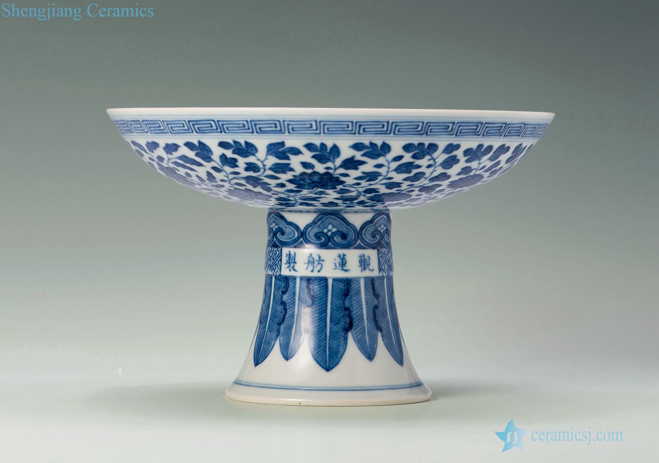 Mid qing Blue and white lotus flower grain best dish