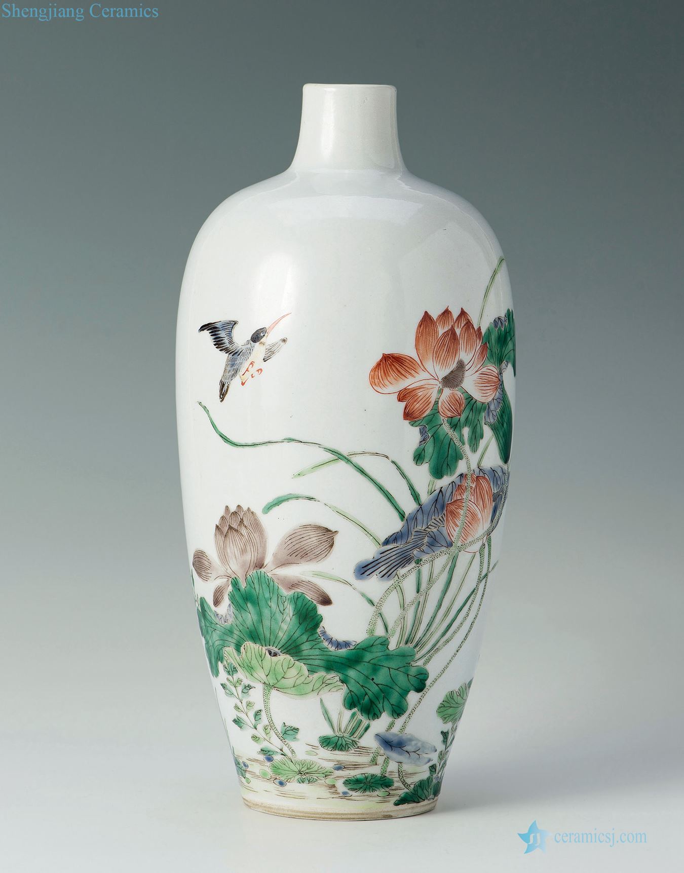 The qing emperor kangxi colorful lotus pond grain bottle
