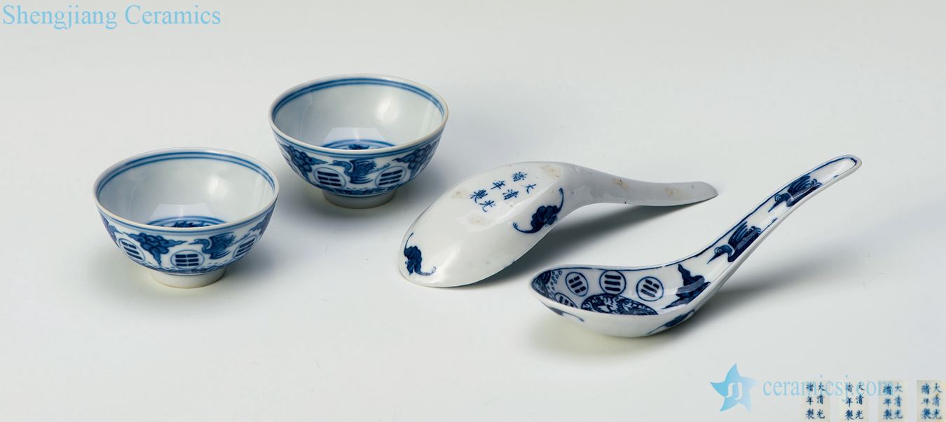 Qing guangxu Blue and white James t. c. na was published small lamp of gossip and spoon (a)