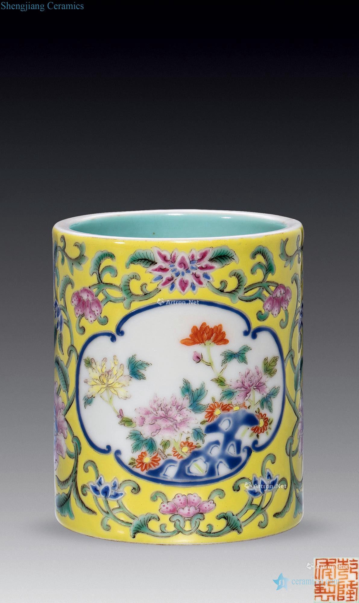 Qing qianlong pastel brush pot