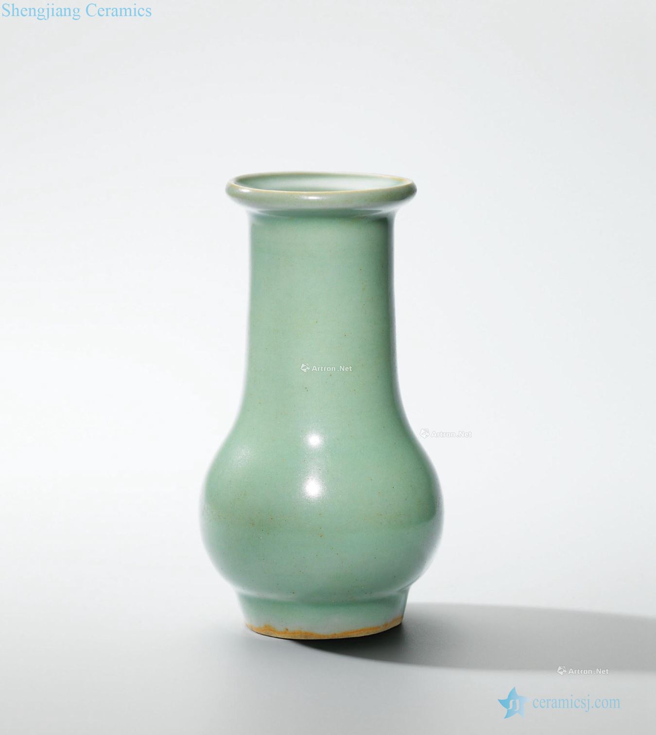 yuan Longquan green glaze dish small bottle