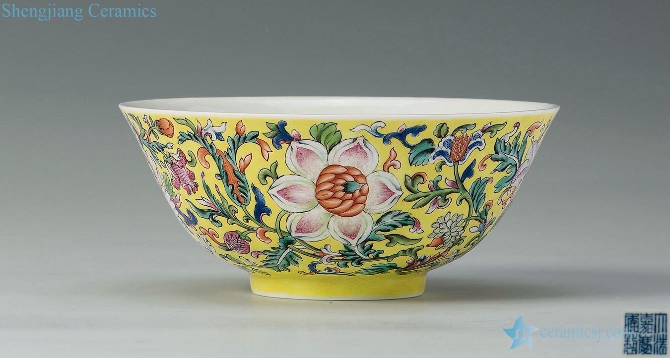 Qing jiaqing Huang pastel flowers green-splashed bowls