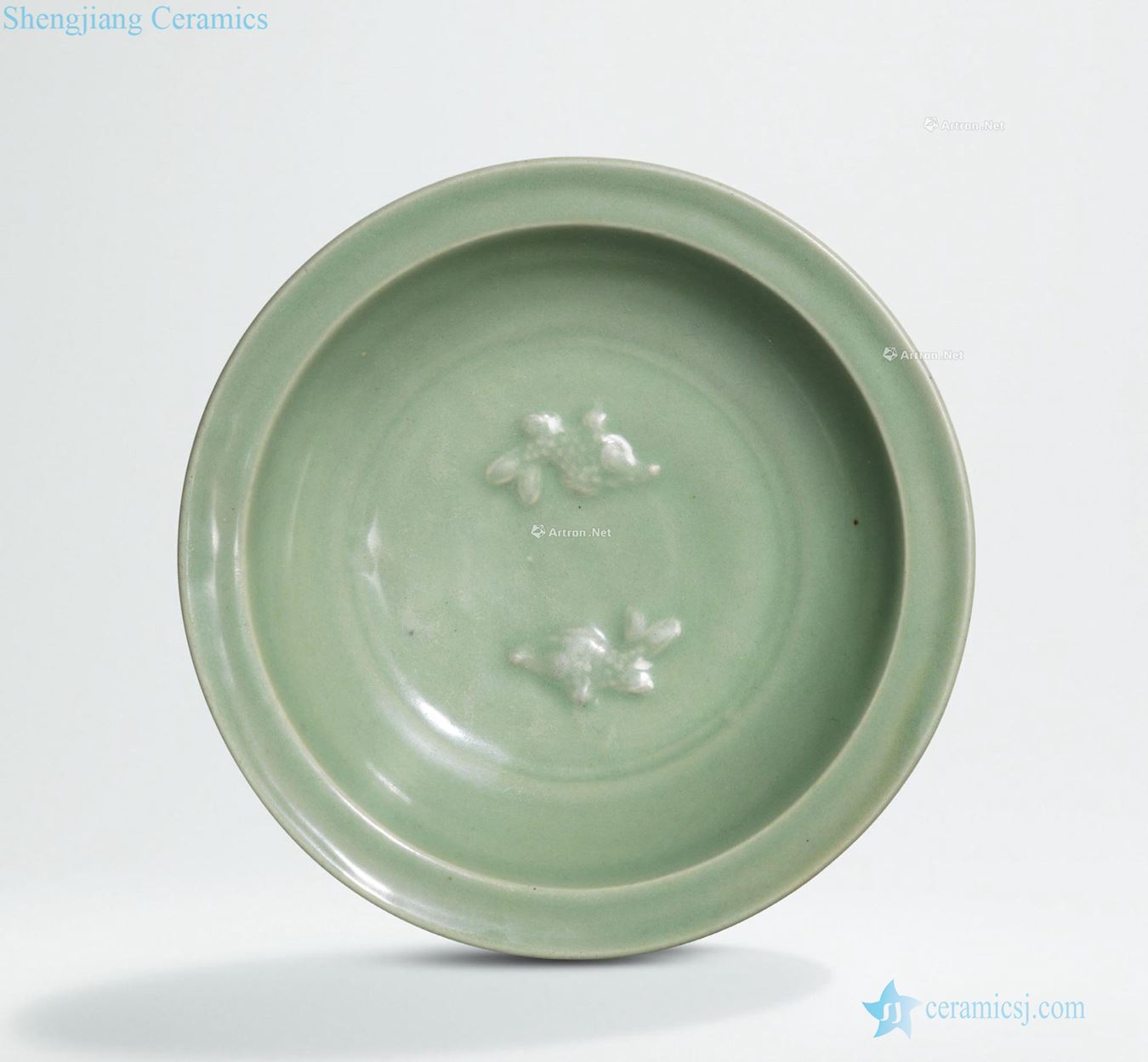 The song dynasty Longquan green glaze Pisces grain fold along the plate