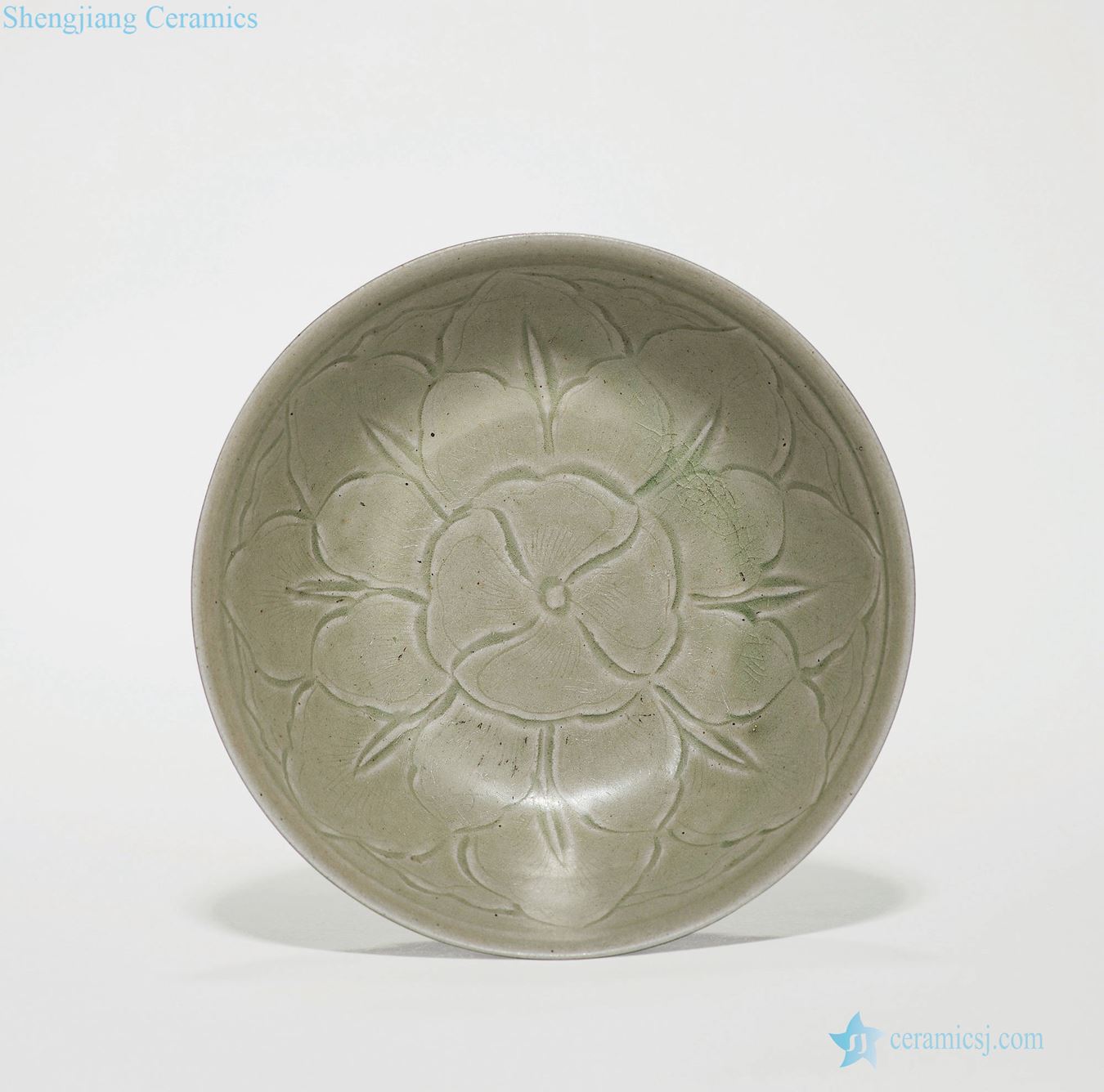 In the northern song dynasty kiln carved plate