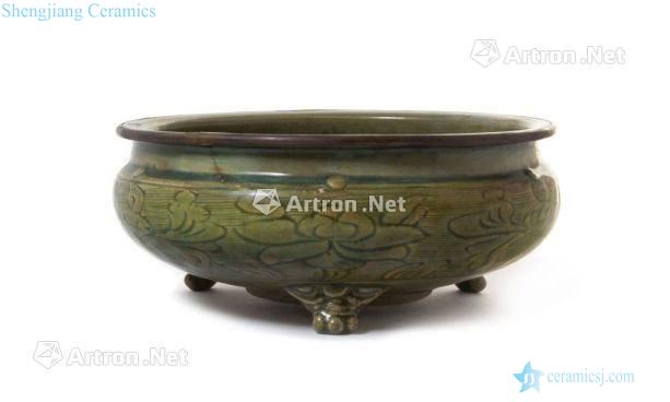 Ming Longquan celadon hand-cut furnace with three legs