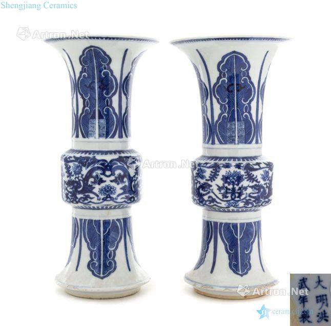 The 19/20 century Blue and white tie up branches in grain flower vase with flowers (a)