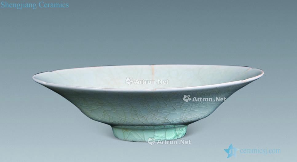 The song dynasty green small dish