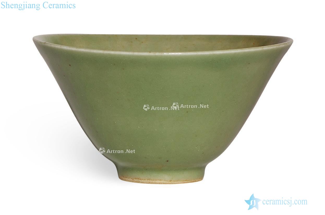 Ming Longquan celadon green glazed hat to cup