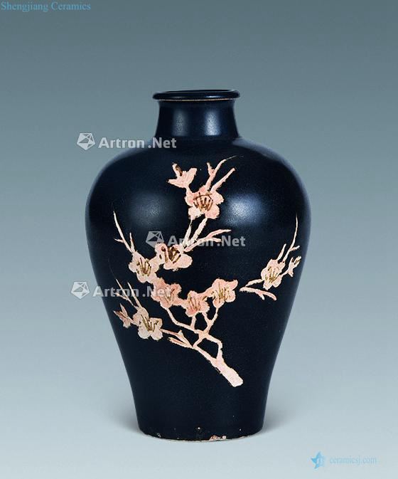 The song dynasty Jizhou kiln plum bottle (black glaze)