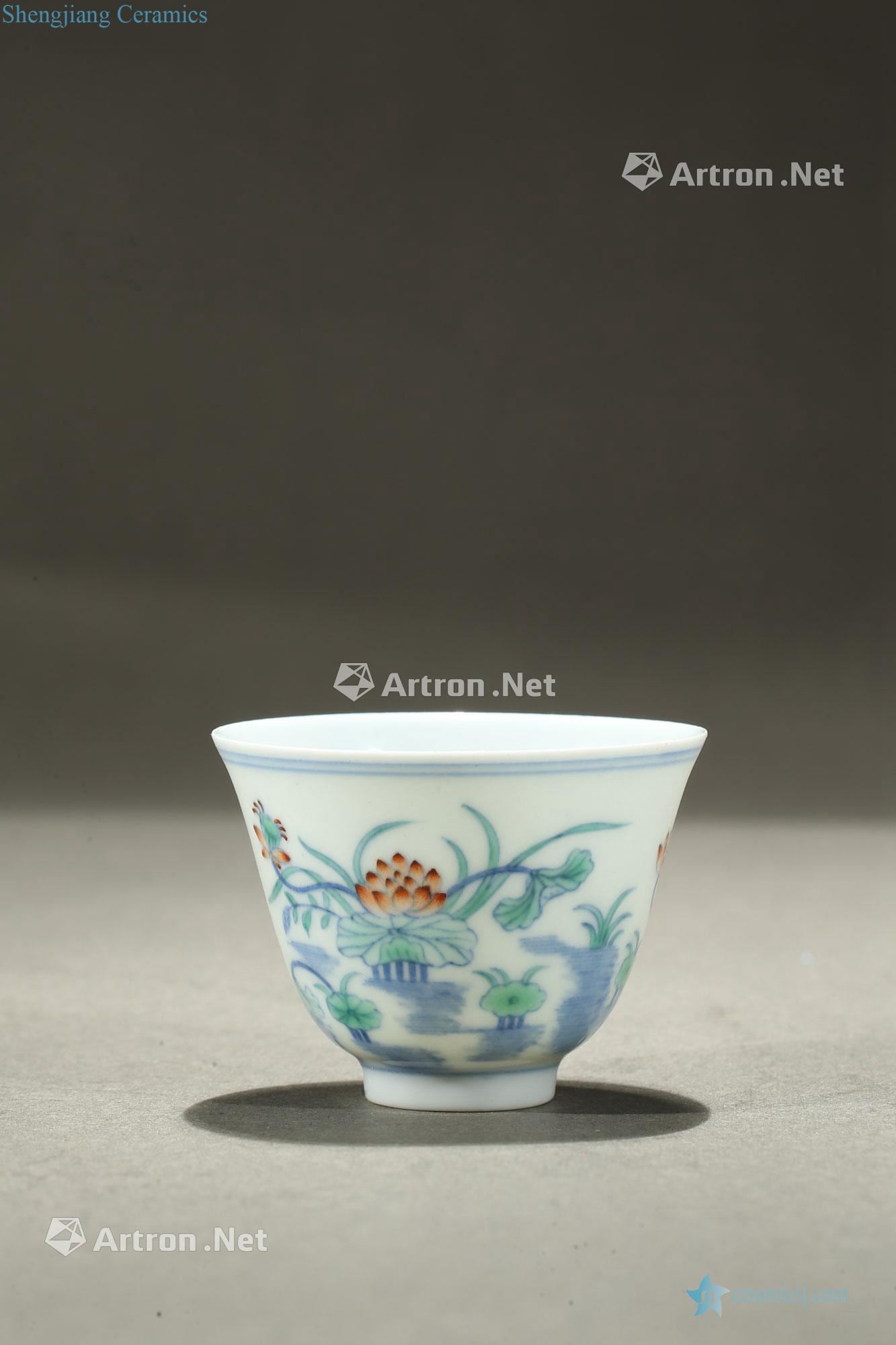 The qing emperor kangxi bucket color small pond lotus