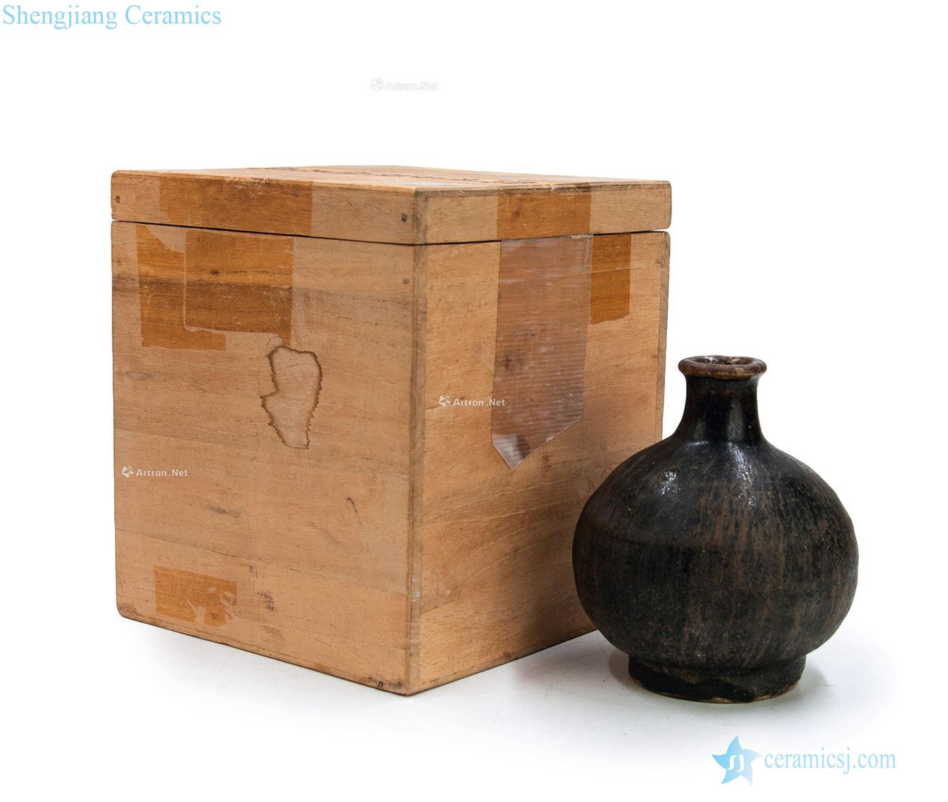 When Korea (918-1392), the black glaze oil bottle