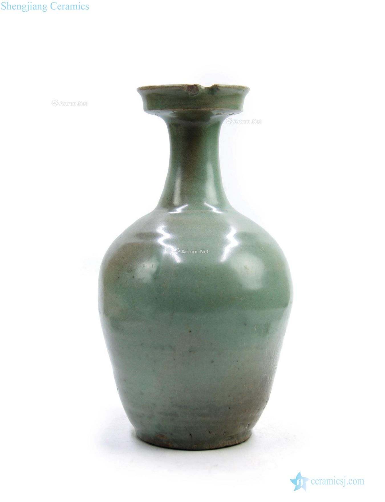 Koryo period (918-1392), celadon dish buccal bottle