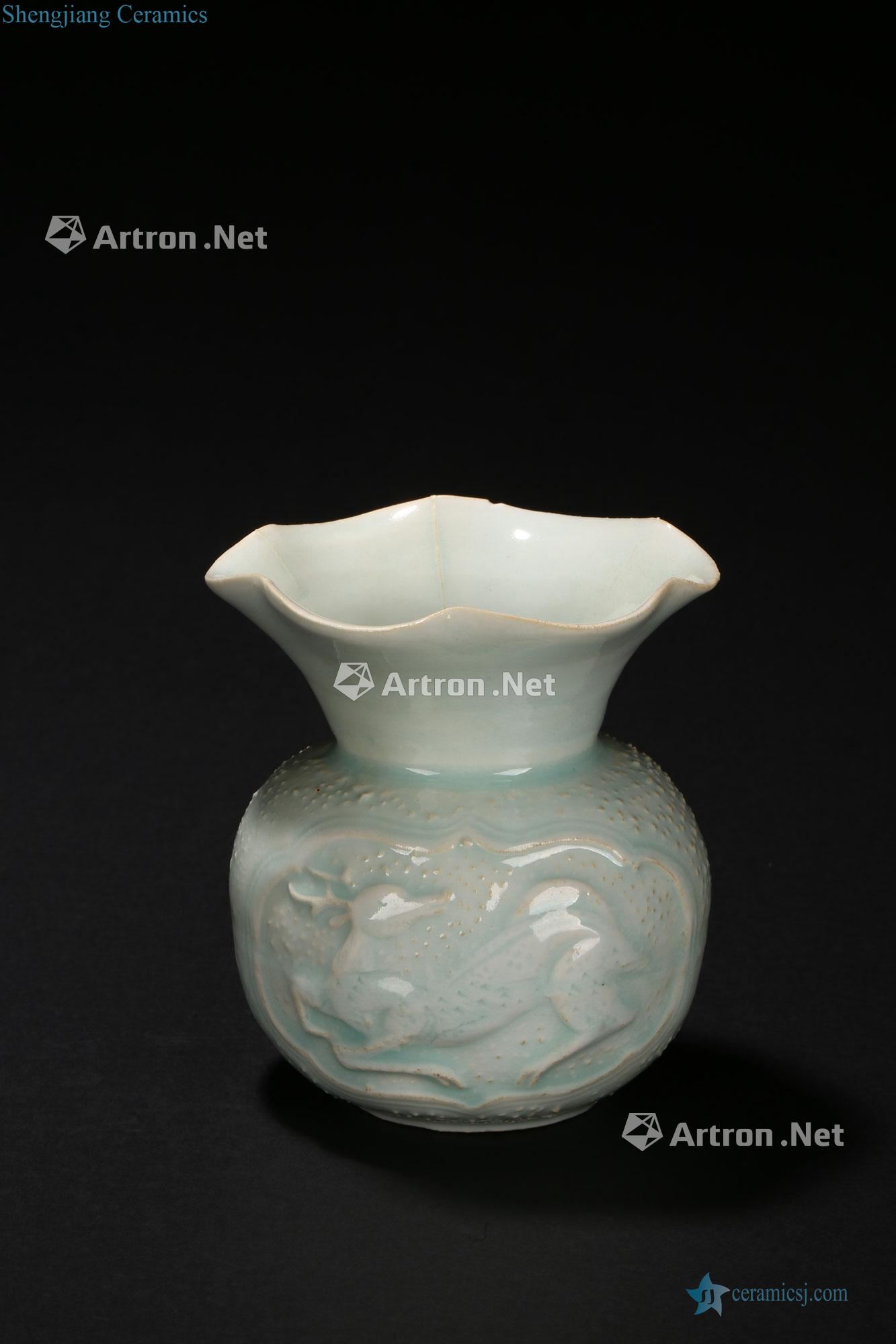 Ming Green white glaze deer lines open bottle