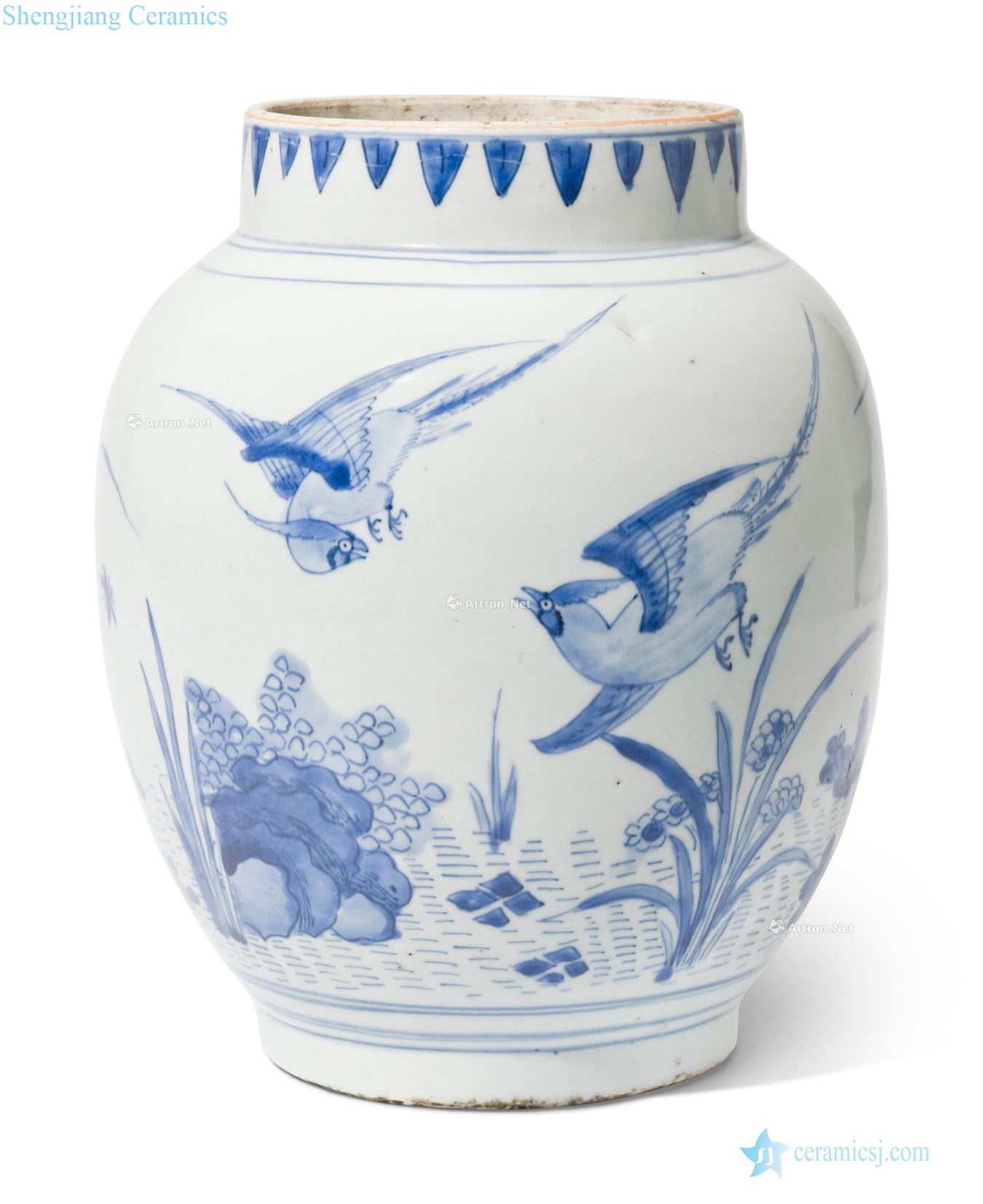 The late Ming dynasty Blue and white flowers and birds figure cans