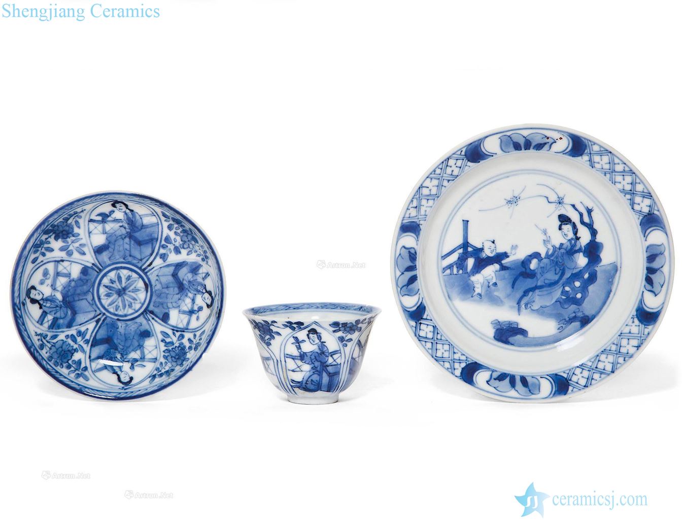 The qing emperor kangxi Blue medallion had cups and saucers and a set of blue and white figure small medallion characters