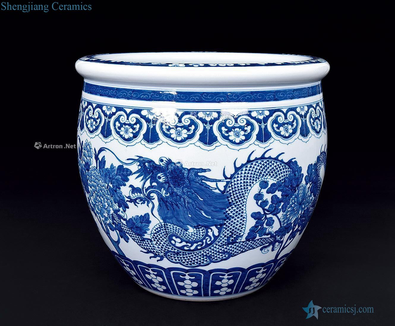 In late qing dynasty Blue and white dragon wear flowers painting cylinder