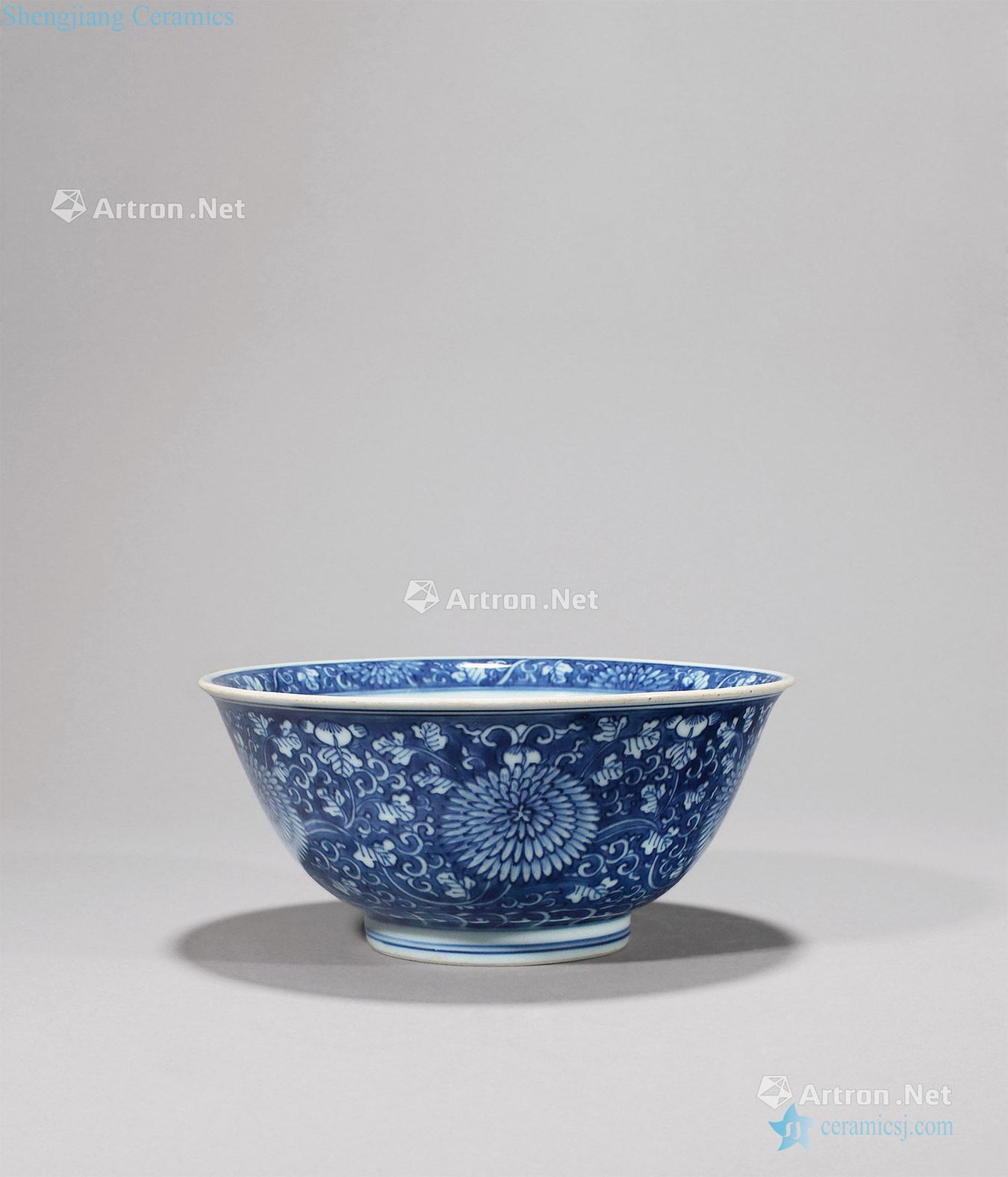 Clear blue and white space around chrysanthemum green-splashed bowls