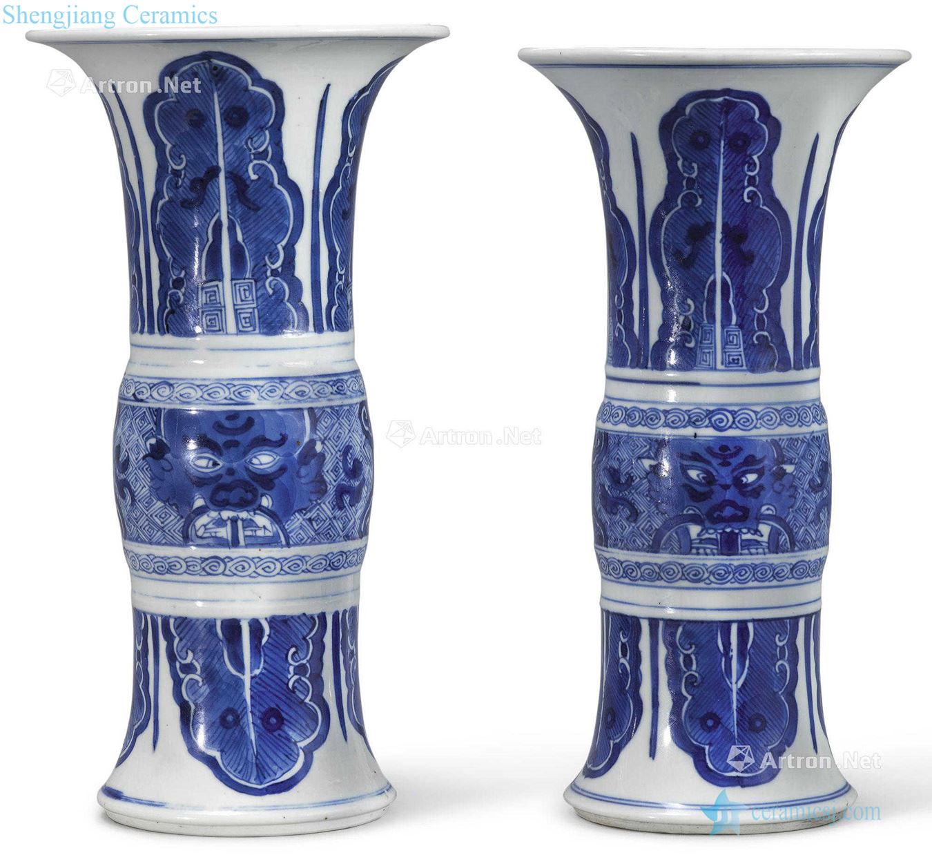 Qing dynasty in the 19th century Blue and white beast grain flower vase with (a)