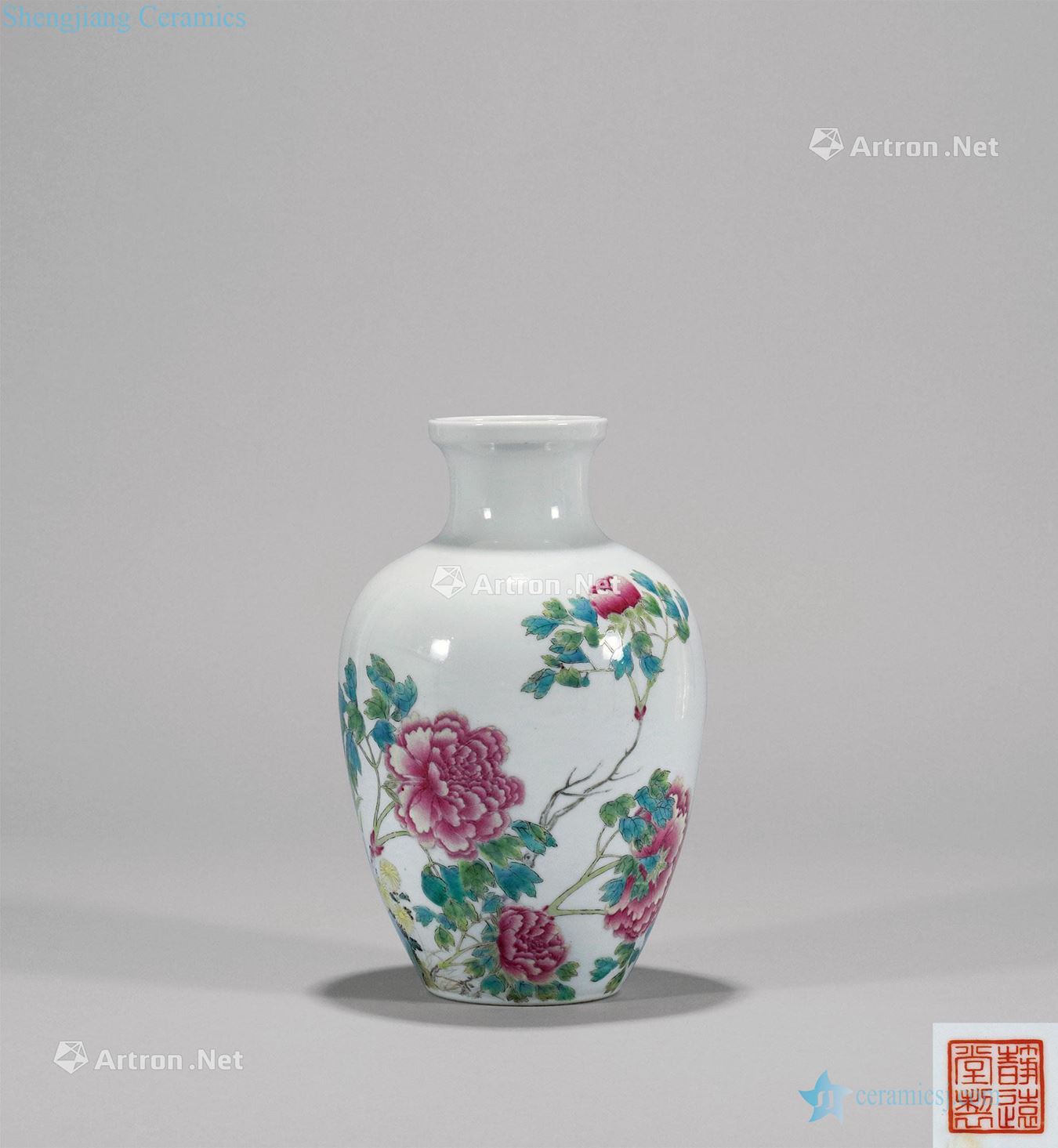 Qing powder enamel bottle