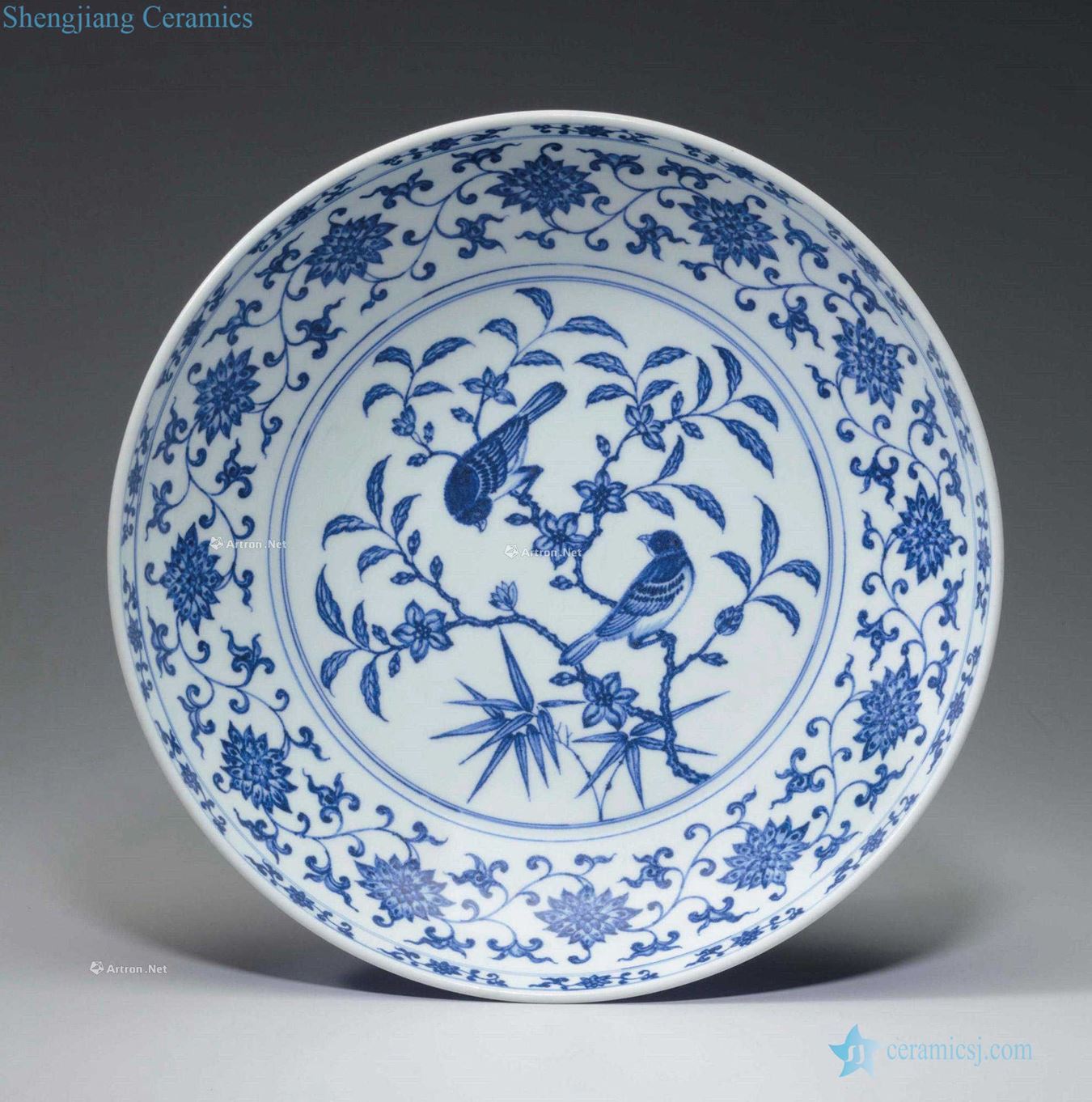 YONGZHENG PERIOD (1723 ~ 1735) A FINELY made MING - STYLE BLUE AND WHITE DISH