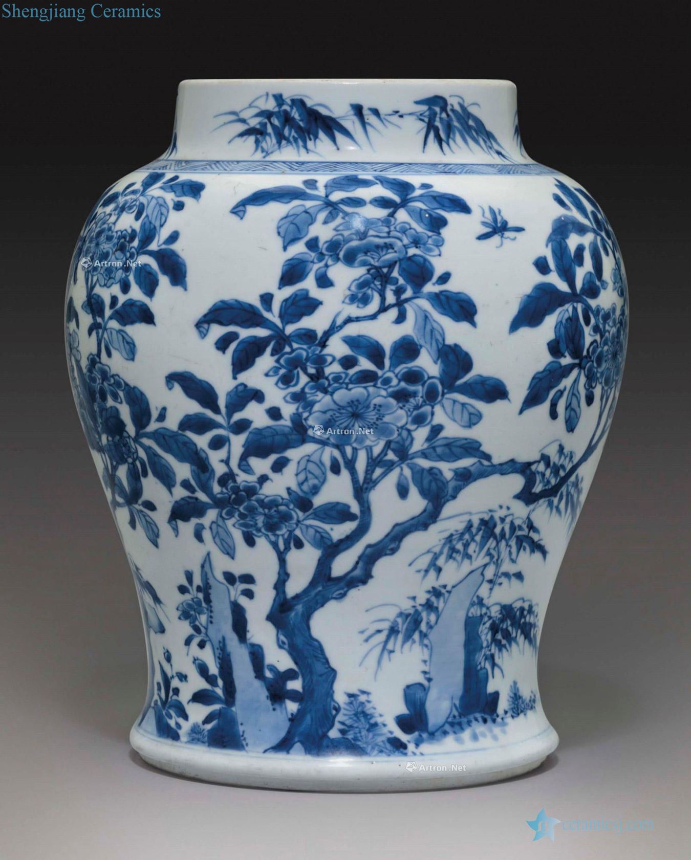 KANGXI PERIOD (1662 ~ 1722). A BLUE AND WHITE BALUSTER JAR