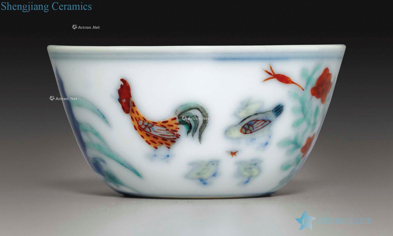 KANGXI PERIOD (1662 ~ 1722) A FINELY made SMALL DOUCAI 'CHICKEN' CUP