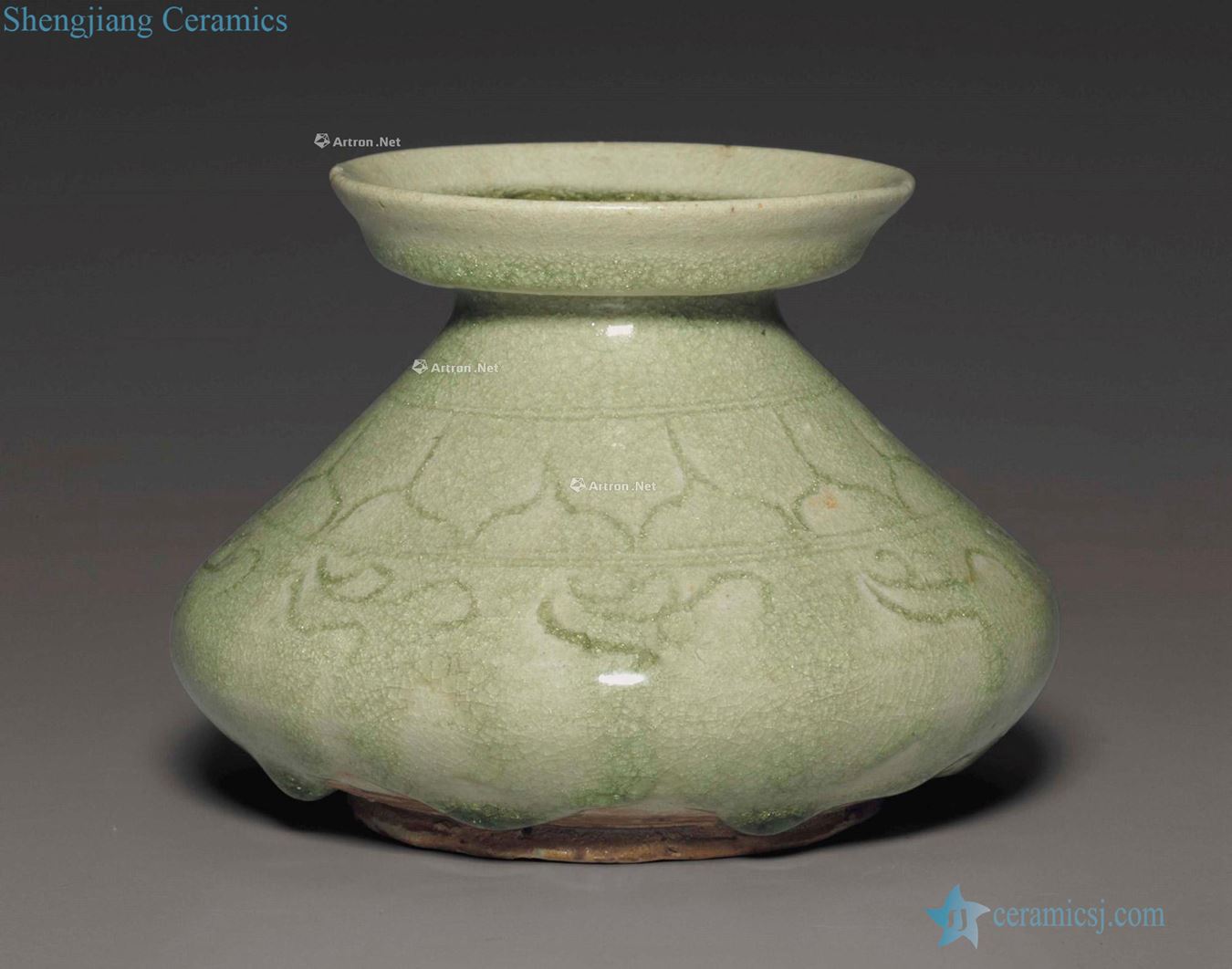 SOUTHERN DYNASTIES to SUI DYNASTY, 6 th CENTURY A RARE INCISED YUEZHOU CELADON LEYS JAR, ZHADOU