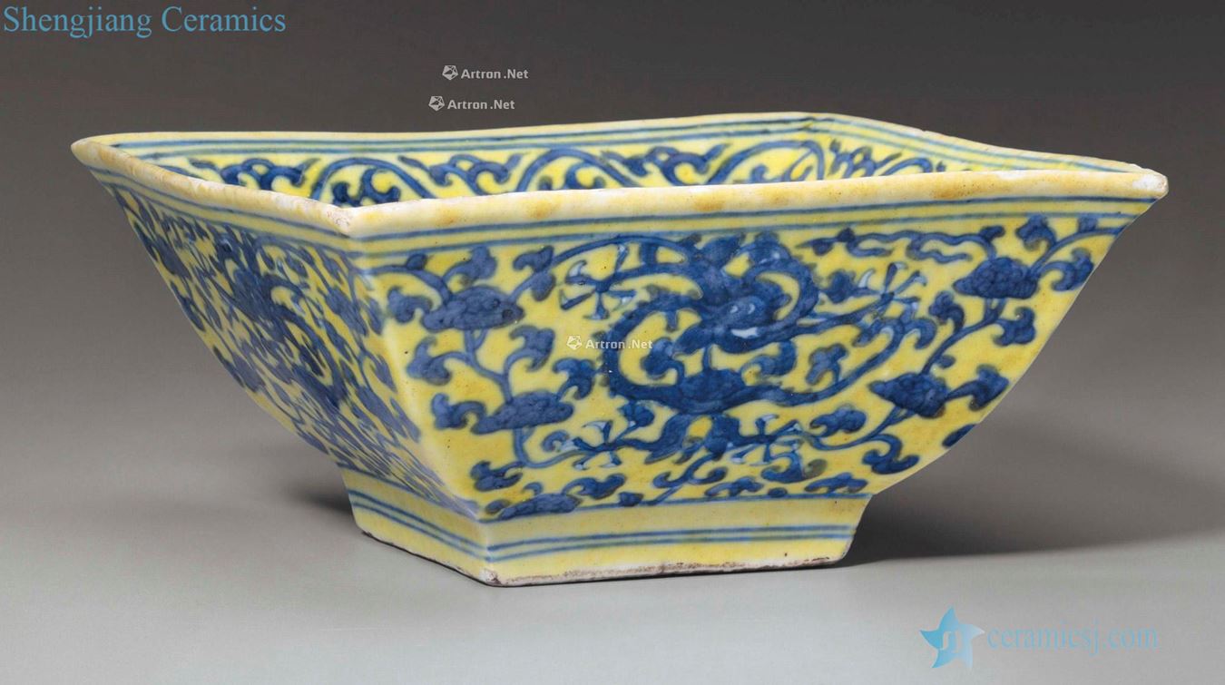 JIAJING SIX ~ CHARACTER MARK IN UNDERGLAZE BLUE AND OF THE PERIOD (1522 ~ 1566) AN UNDERGLAZE BLUE - DECORATED YELLOW - GROUND SQUARE BOWL