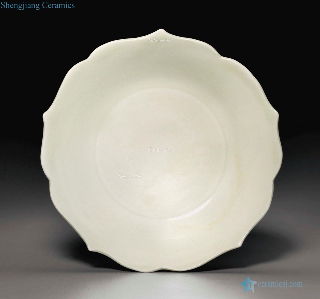 FIVE DYNASTIES (AD 907 ~ 960). A XING, A SHALLOW DISH