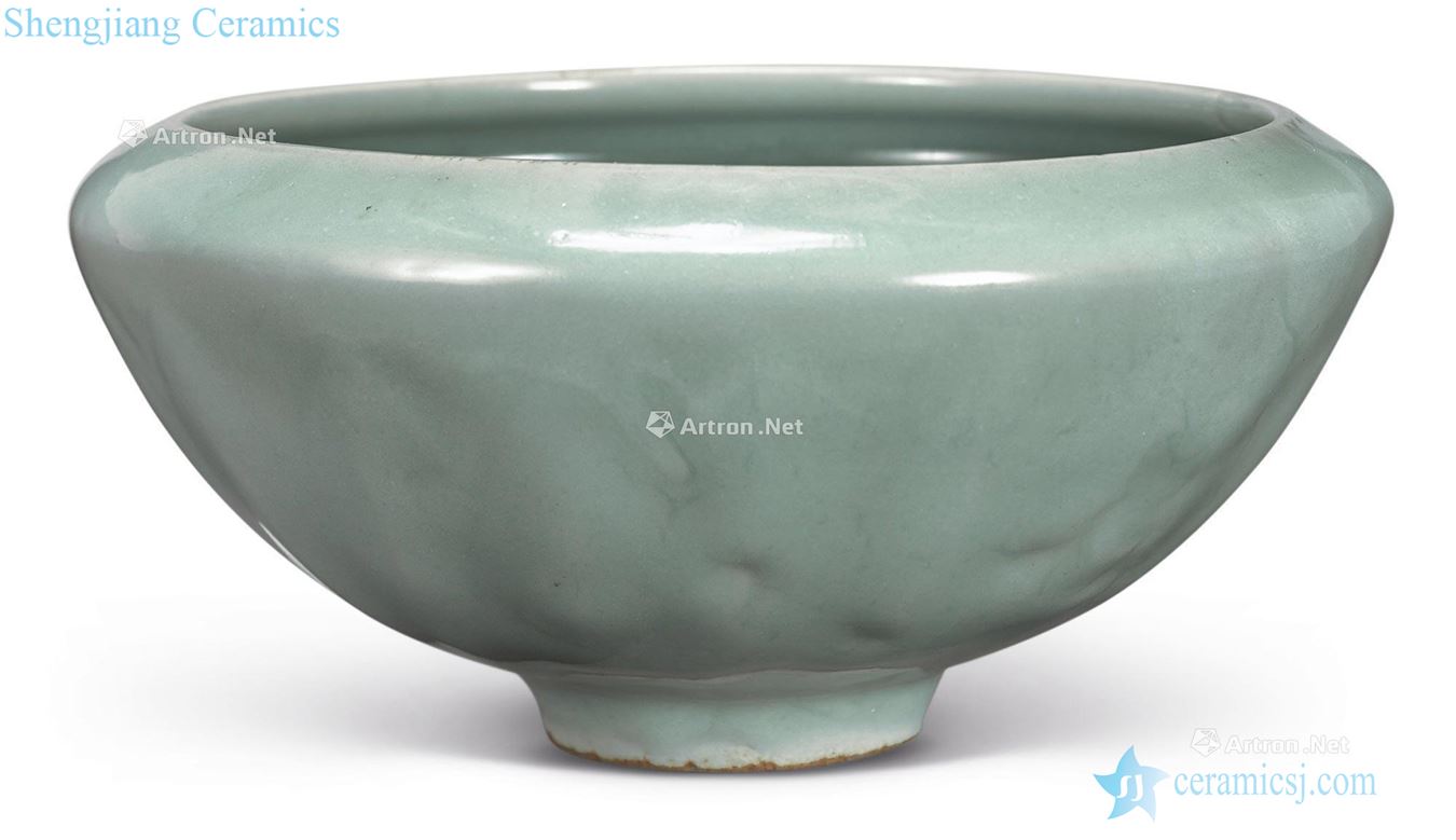 The southern song dynasty Longquan celadon green glaze lotus-shaped convergent 盌 lines