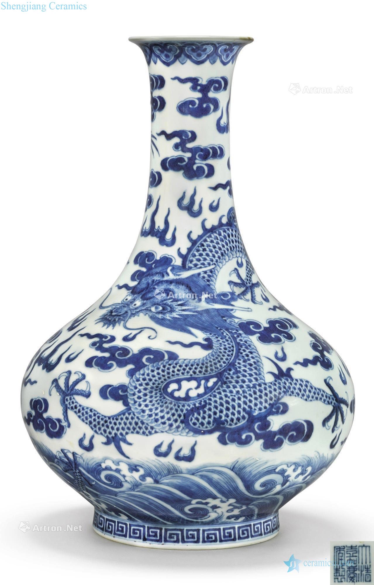 Qing jiaqing Blue and black dragon godchild figure water bottles