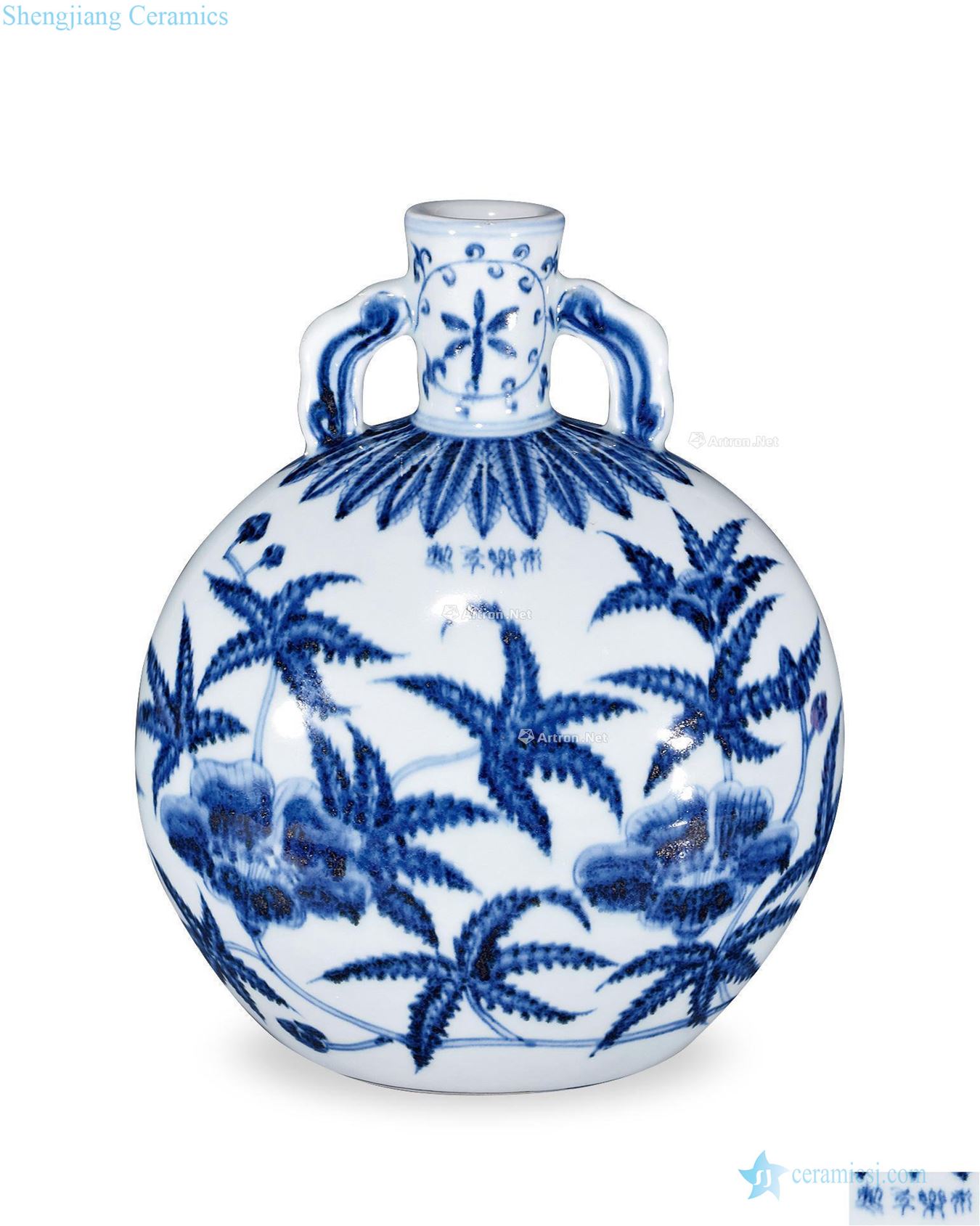 In the Ming dynasty Blue and white flower grain cloud ear flat bottles