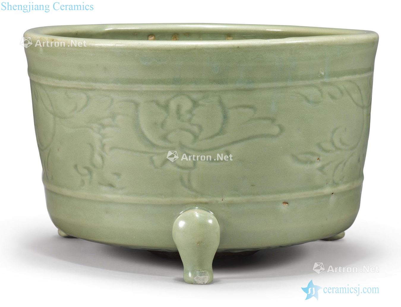 Ming Longquan celadon green glaze hand-cut casket furnace