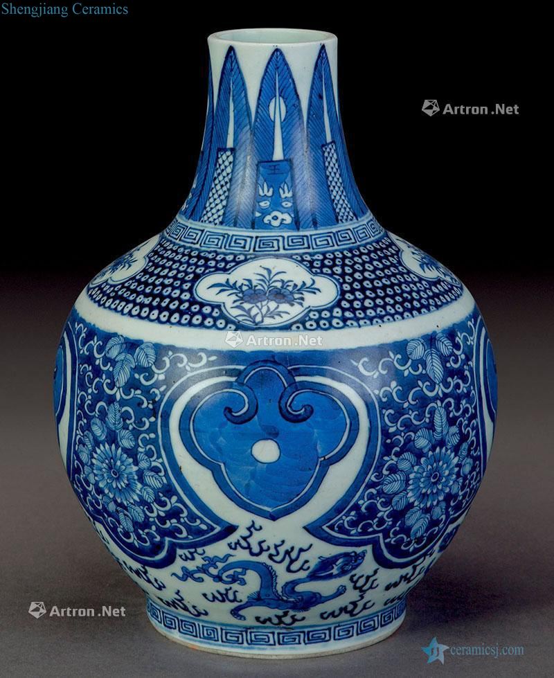 qing Blue and white dragon ruyi bottles