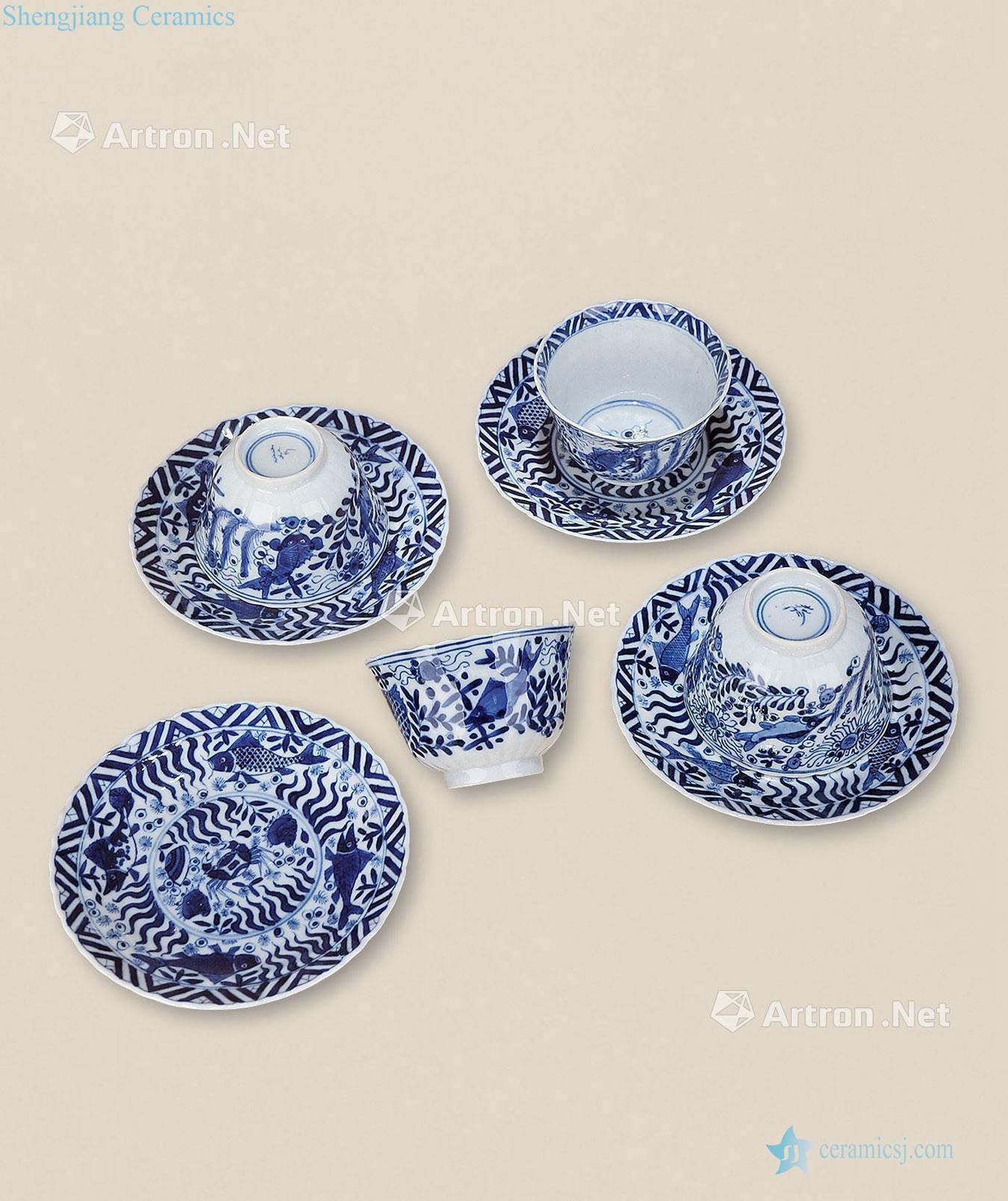 The qing emperor kangxi Blue and white fish and algae grain cups and saucers (4 sets)