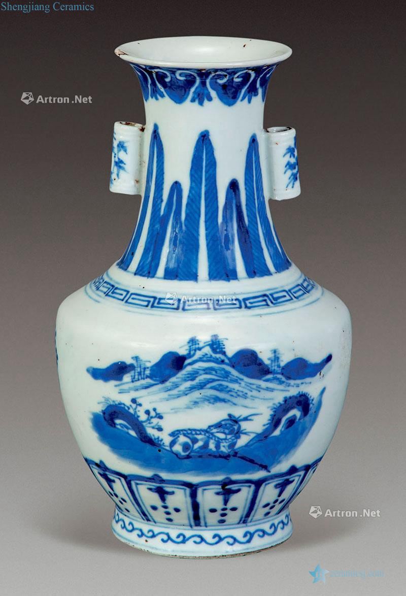 Qing dynasty blue-and-white squirrel small bottle