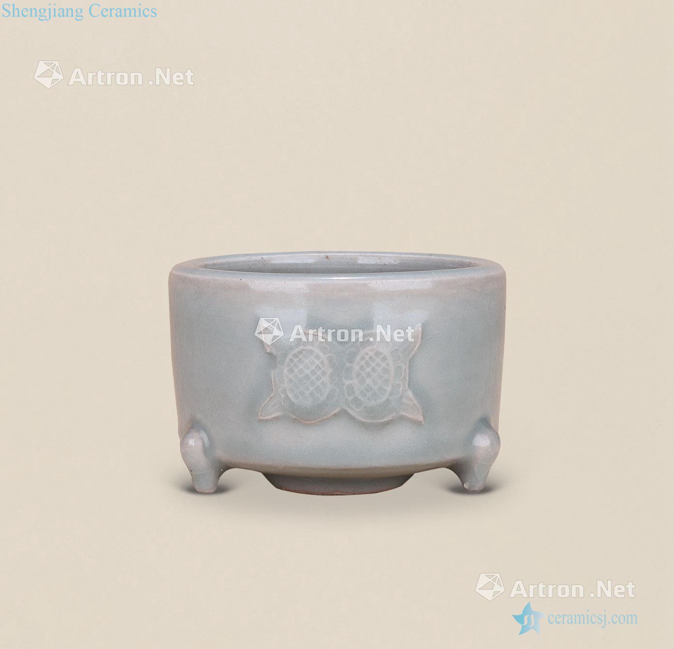 Ming Longquan celadon three-legged incense burner