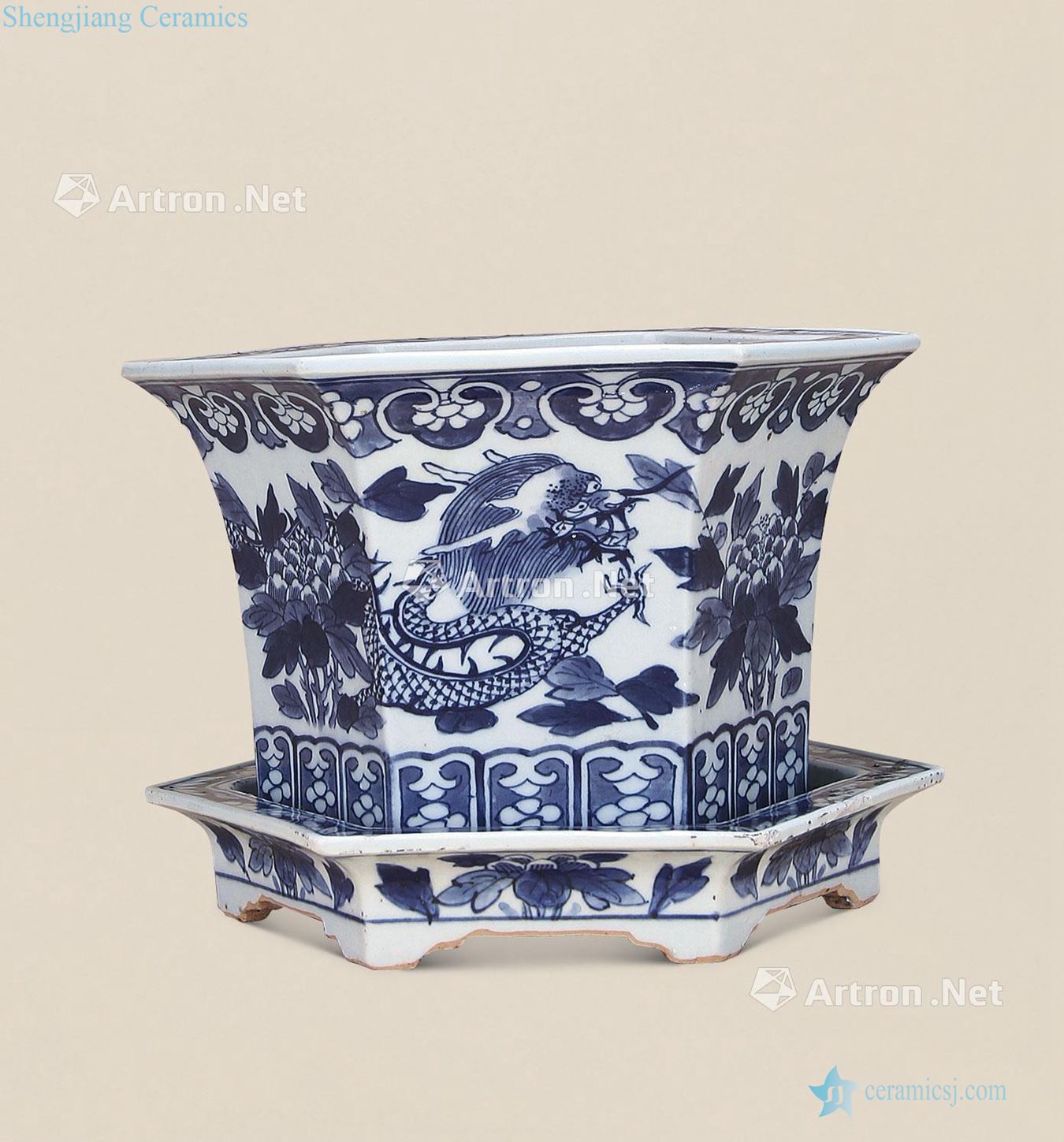 Qing daoguang Blue and white dragon wear pattern flower pot