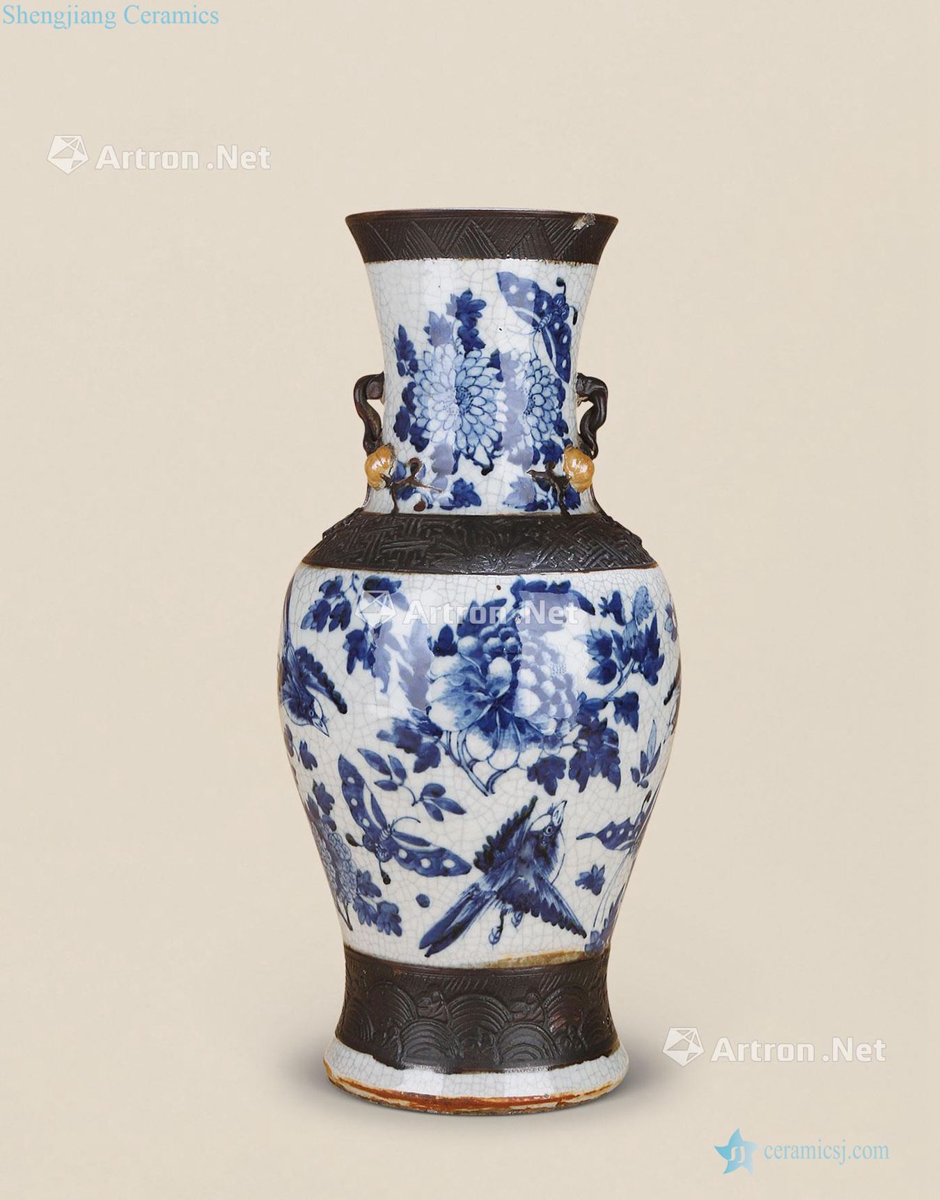 The elder brother of the qing long with the blue and white flower on grain