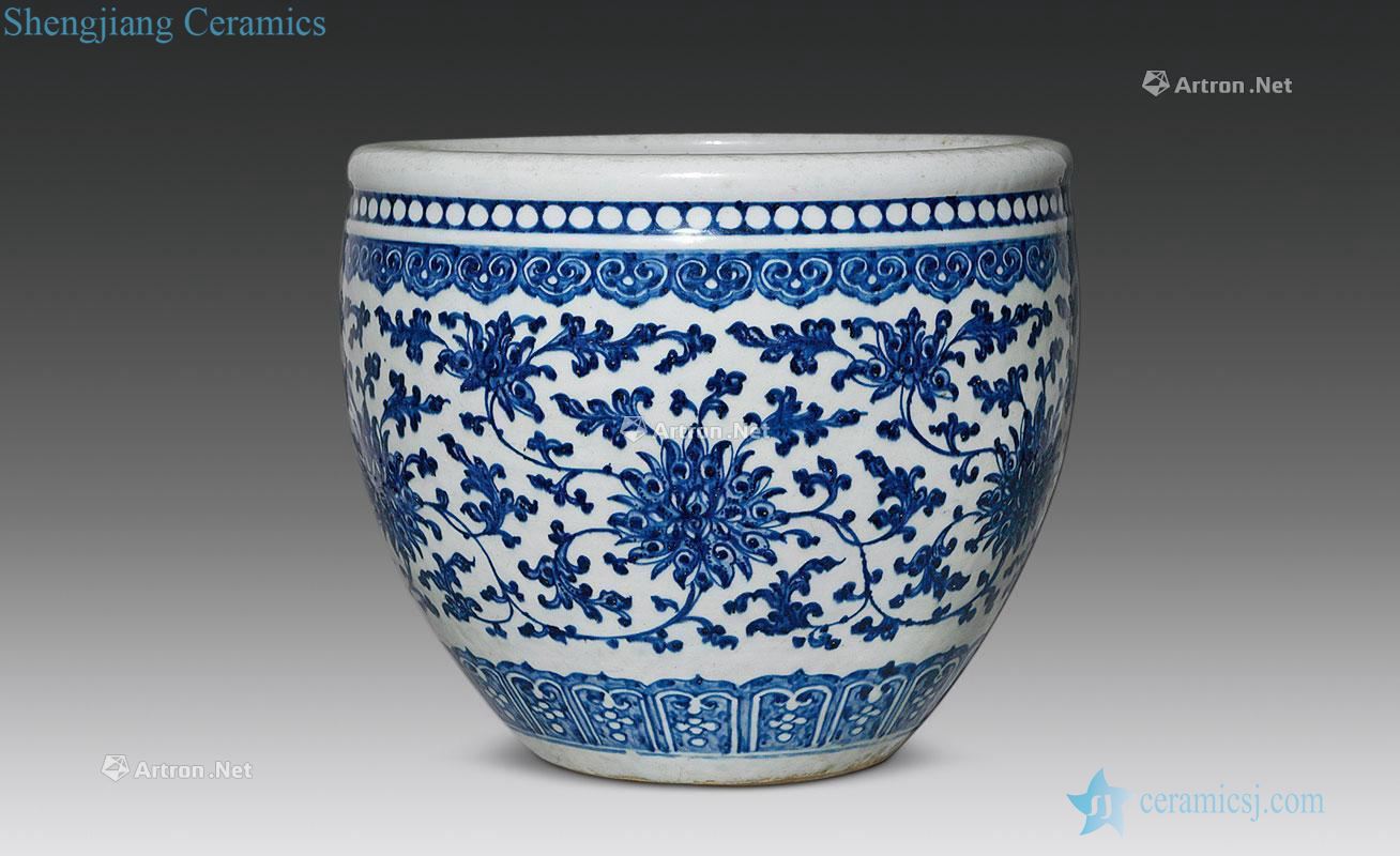 Qing qianlong Blue and white lotus flower grain volume cylinder
