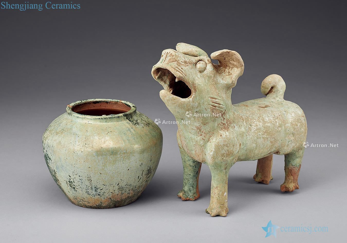 Han green glaze dogs, etc. (2)