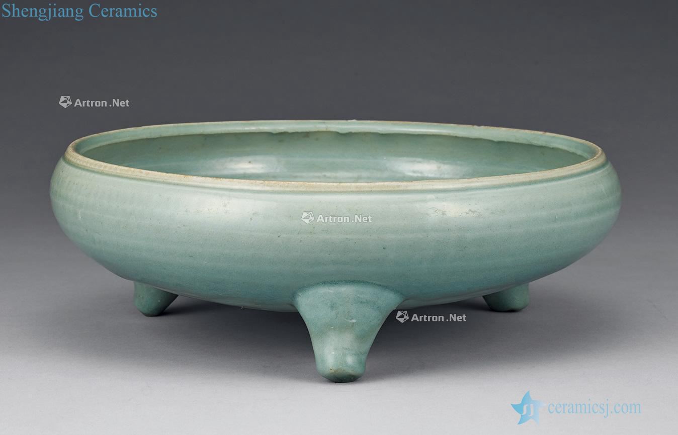 Ming Celadon plate with three legs