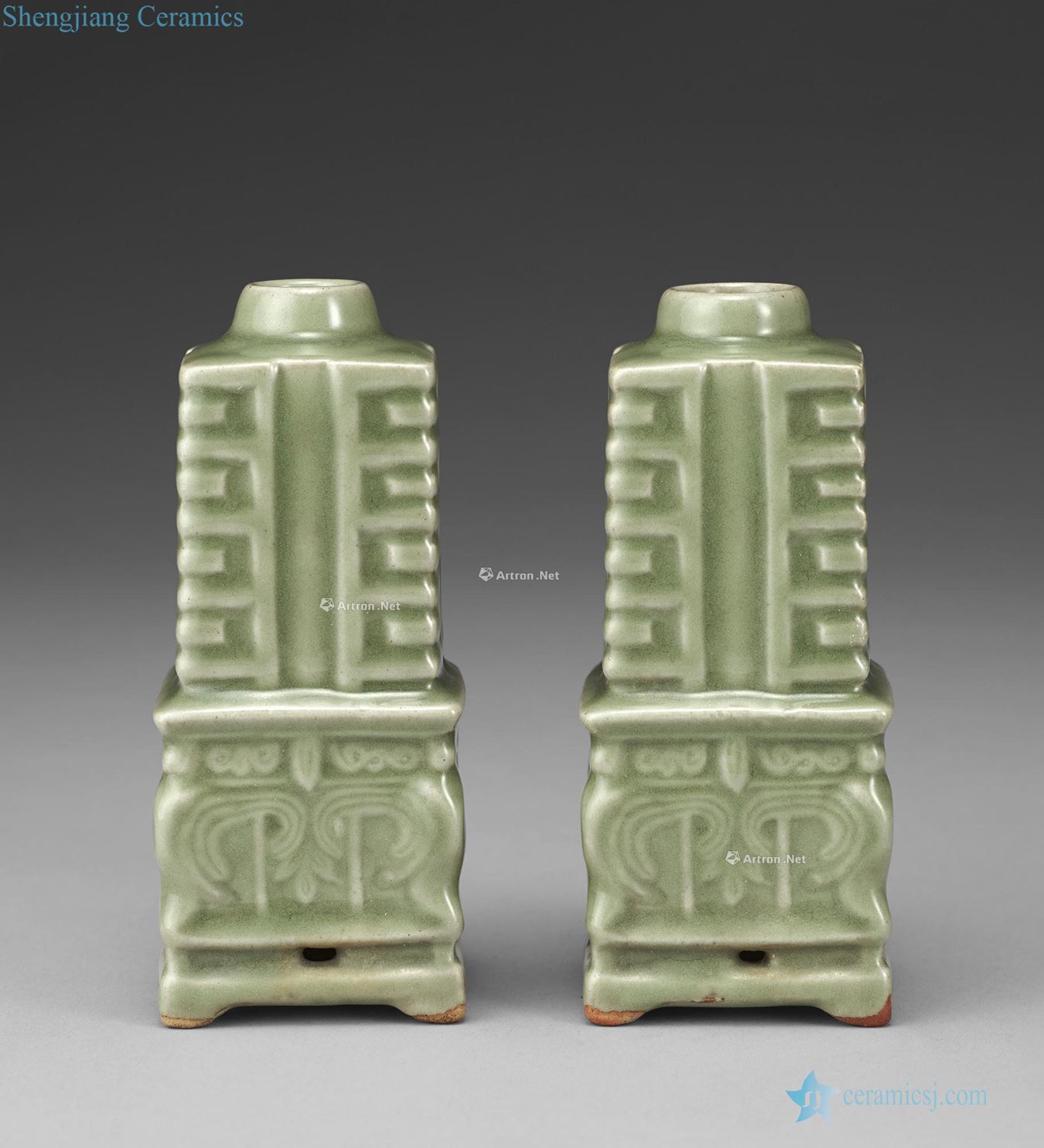 yuan Longquan celadon cong bottle type (a)