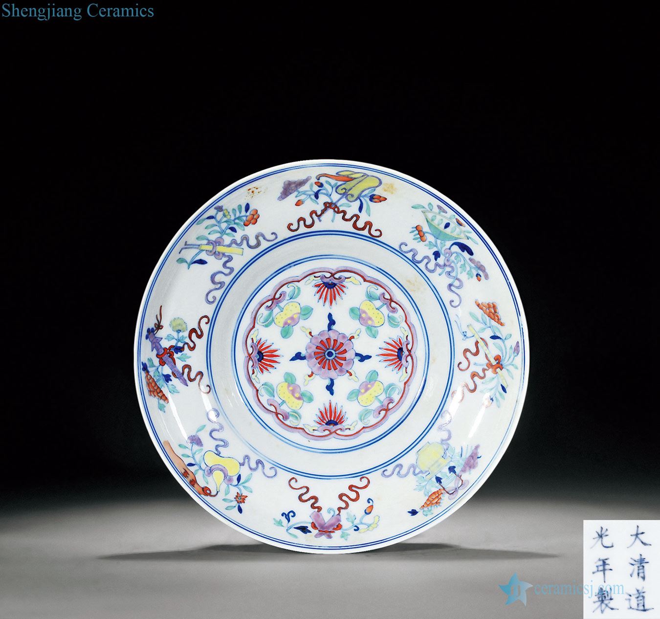 In late qing dynasty Inside the bucket color dark the eight immortals wrap a branch flowers lines or disk