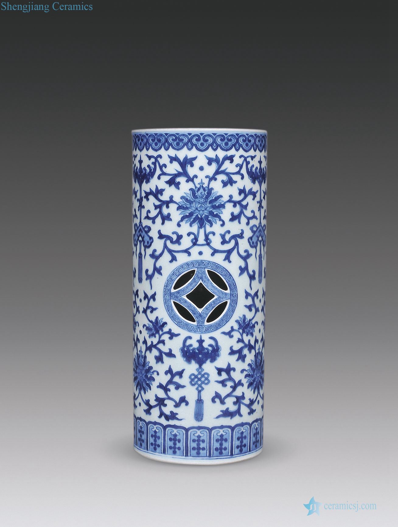 In late qing dynasty Blue and white f a long figure cap tube