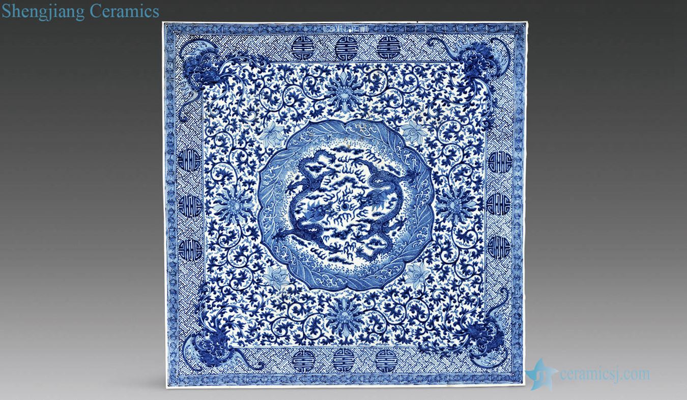 qing Blue and white lotus flower YunLongWen porcelain plate